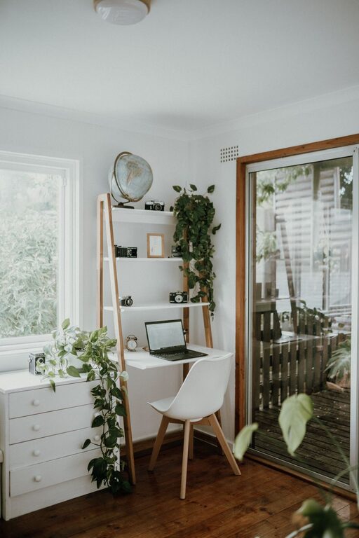 How to Create a Cozy and Inviting Home Workspace